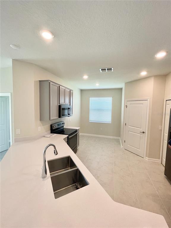 Building Photo - 16421 Fernridge St