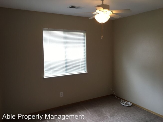 Building Photo - 3 br, 2 bath House - 8612 Winlock St.