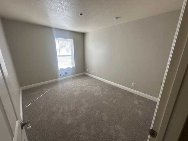 Building Photo - 4200 S Valley View Blvd