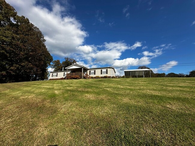 Building Photo - Spacious 4 bedroom/2 bath home for rent - ...