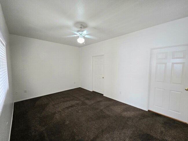 Building Photo - 9580 W Reno Ave