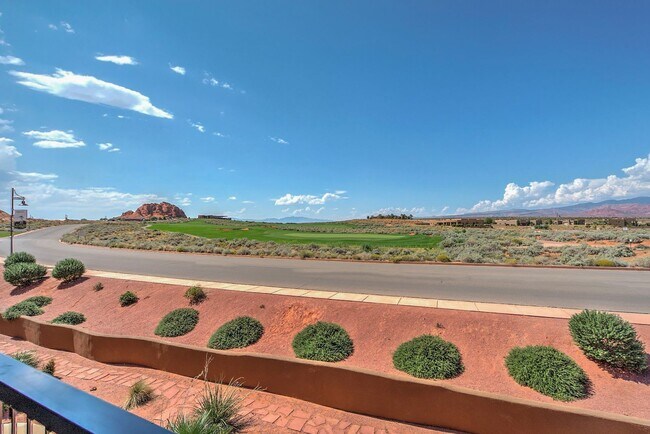 Building Photo - PETS ALLOWED!  Spacious & Modern 3-Bedroom Home for Rent Near Sand Hollow Reservoir