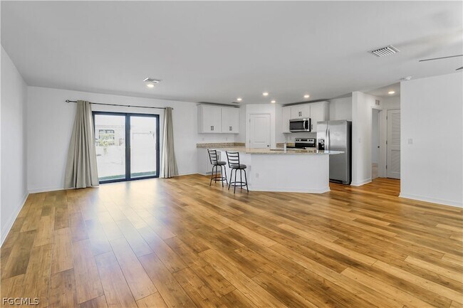 Building Photo - 185 Yager Cir