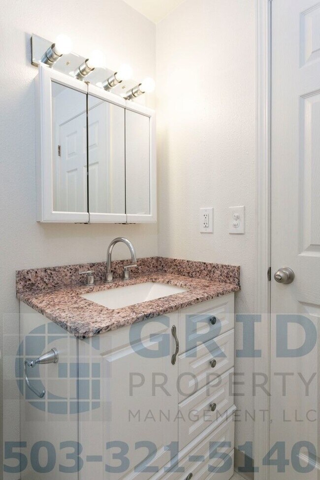 Building Photo - Two Bedroom Apartment Available - Private ...