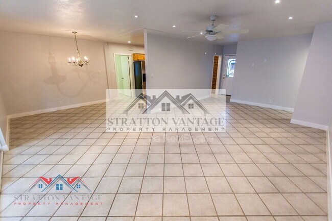 Building Photo - 5142 N 18th Pl