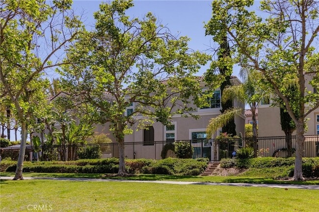 Building Photo - 225 Montana Del Lago Dr