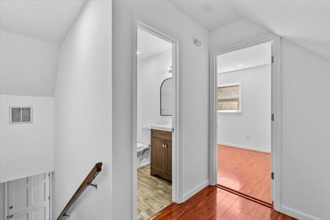 Building Photo - 120 Arcaro Dr