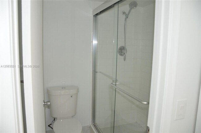 Building Photo - 1351 SW 125th Ave