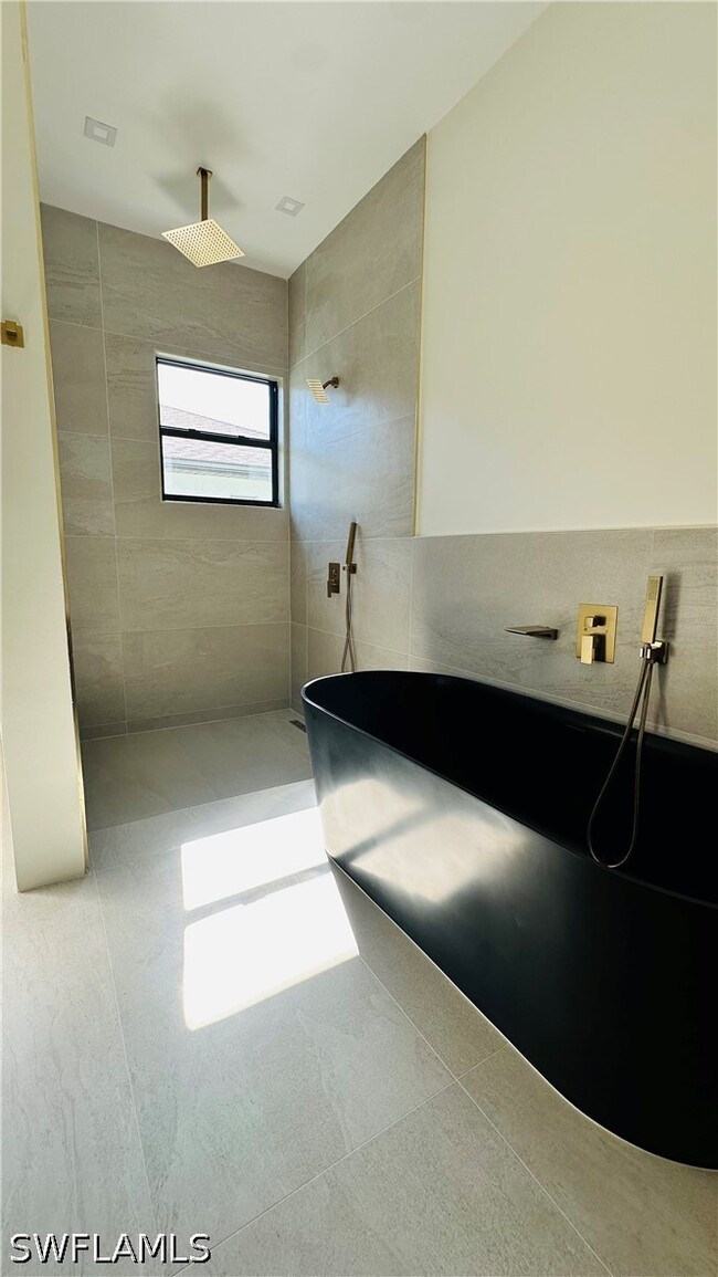 Building Photo - 15482 Viscount Cir