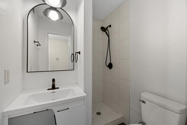 Building Photo - 4813 Yucca Hill Dr