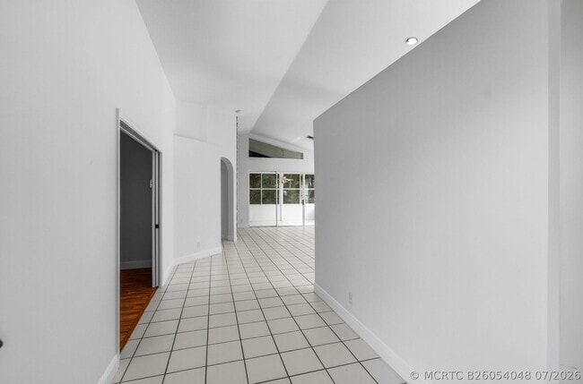 Building Photo - 5225 Brookview Dr