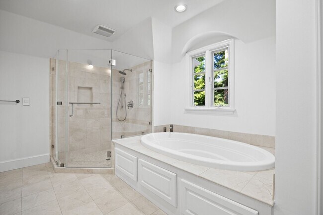 Building Photo - For Rent: Well-Appointed Atherton Home For...