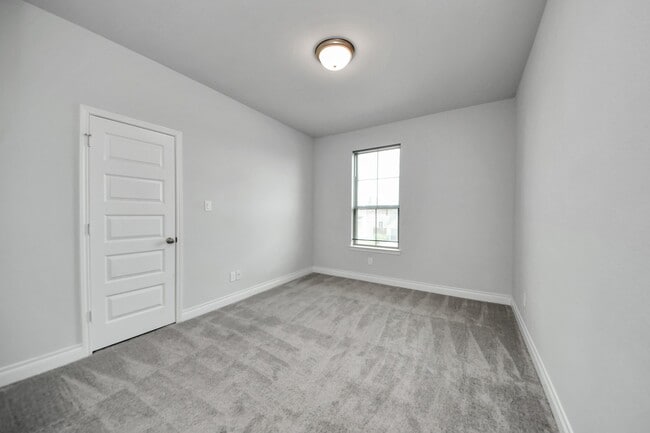 Building Photo - 28907 Ridge Valley Ct