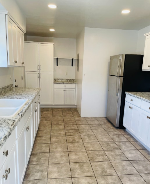 Building Photo - Expansive Elegant and Modern Stunning 3 Bedroom 2 Bath Townhome