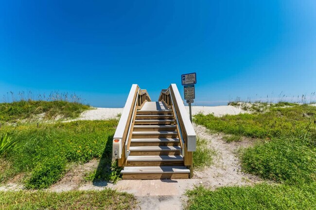 Building Photo - 2010 Ocean Front S