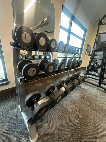 Building Photo - 1010 Baker Ave