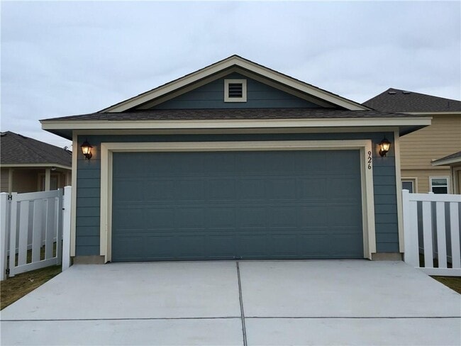 Building Photo - 926 Lost Pines Ln