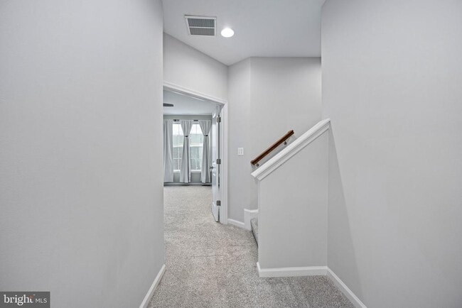 Building Photo - 214 Almond Dr