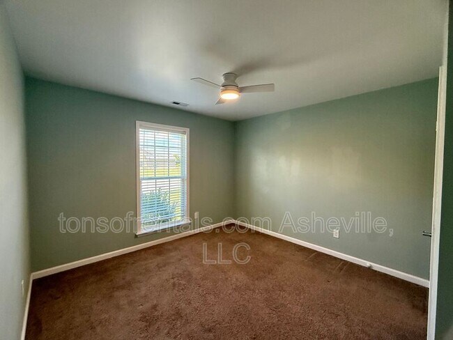 Building Photo - 210 Mud Creek Rd