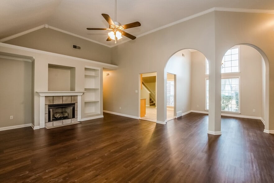 Building Photo - 9893 Farmyard Dr