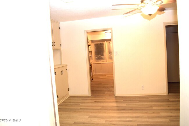 Building Photo - 1820 W Hazelwood St