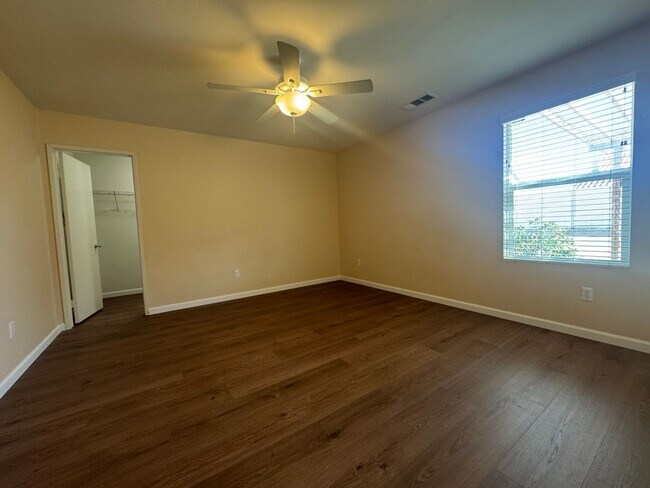 Building Photo - Eco-Friendly Home in Victorville