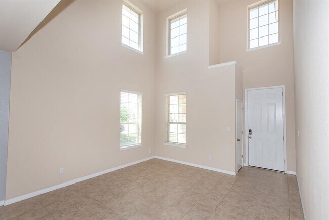Building Photo - 8113 Rosano St