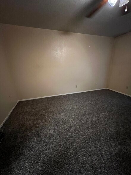 Primary bedroom - 2914 Fisher Ct