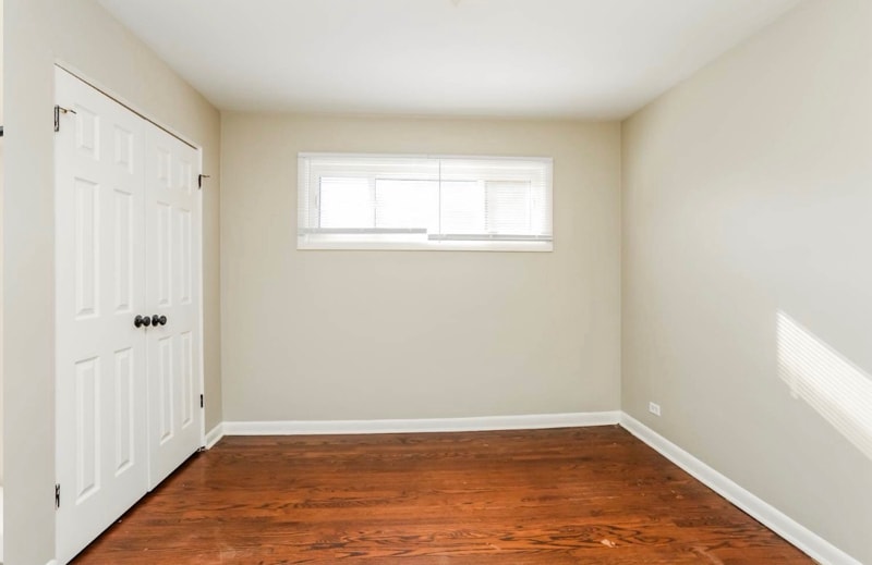 Building Photo - 10114 S California Ave