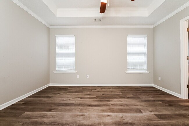 Building Photo - 1025 Borrington Ln