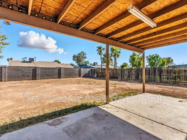 Building Photo - 3109 E Pueblo Ave