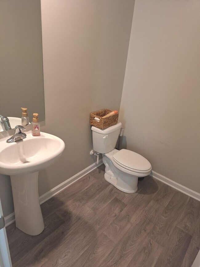 Building Photo - Delightful Four Bedroom Home Approximately...