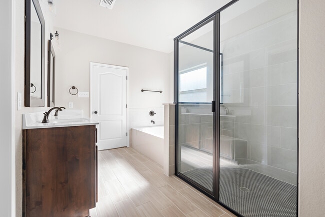 Building Photo - 602 Dred Roger Circle