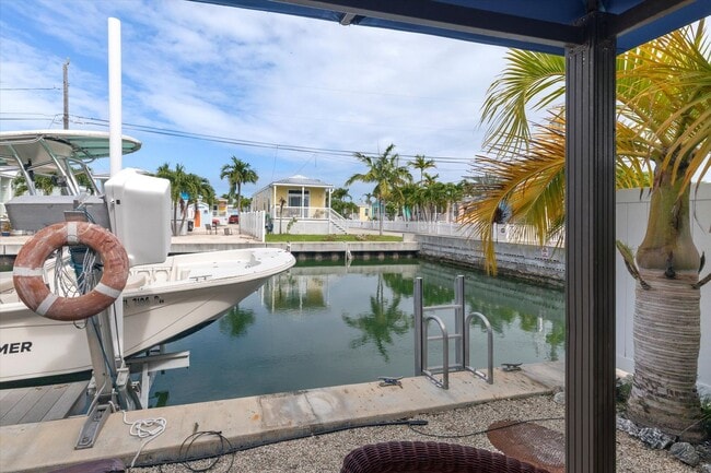 Building Photo - Sunset Harbor at Cow Key Marina 6 month furnished rental