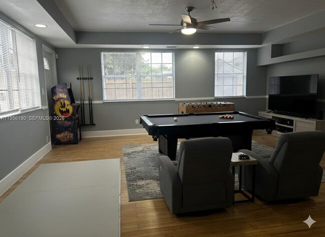 Building Photo - 3720 SW 32 Ave