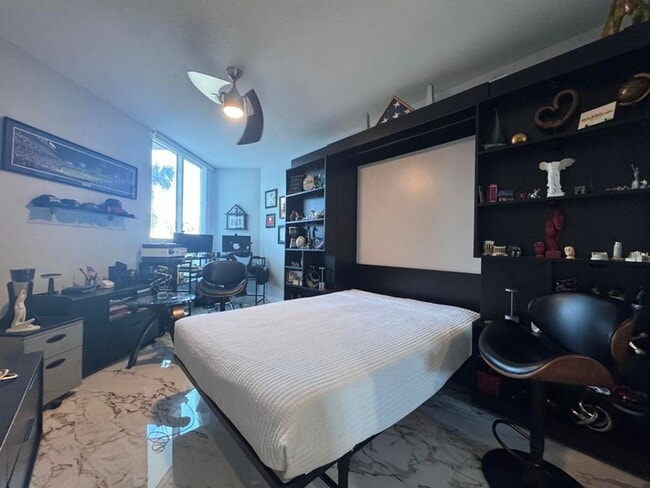 Building Photo - 2/2 in Marina Grande