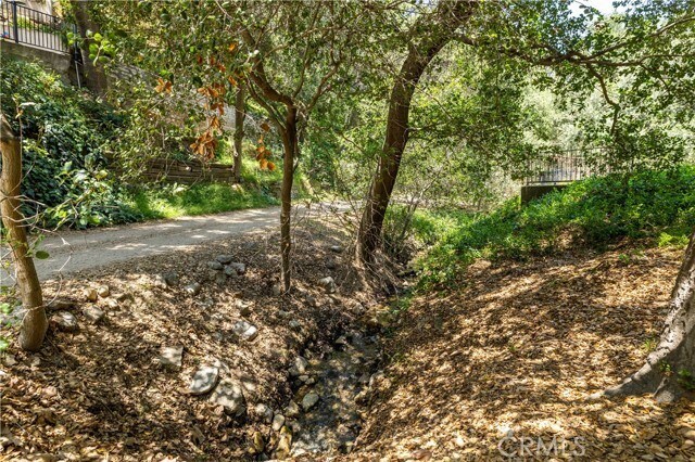 Building Photo - 4566 Lower Live Oak Canyon Rd