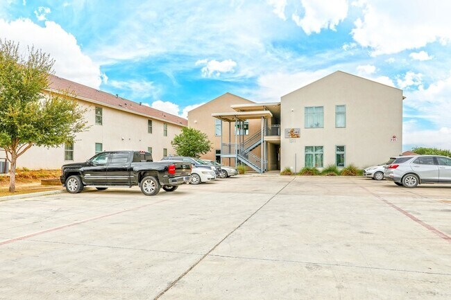 Building Photo - 1511 Don Camilo Blvd