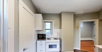 Building Photo - 4A Weld Ave