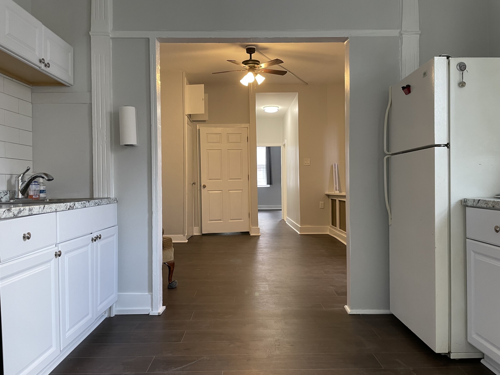 living room looking towards bedroom - 1233 Christian St