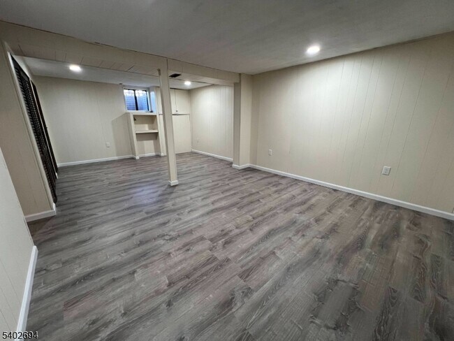 Building Photo - 124 Chelsea Way