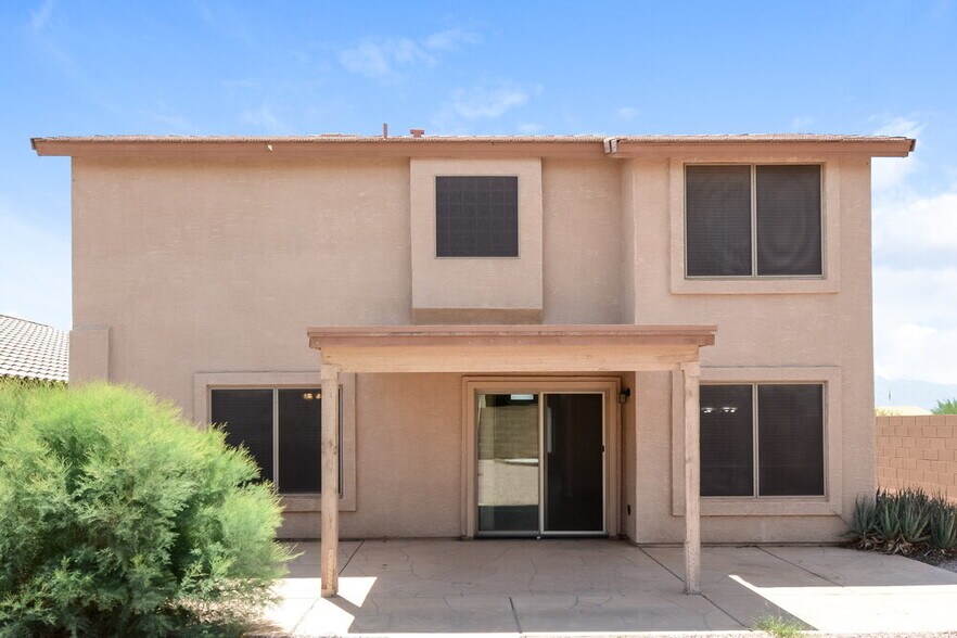 Building Photo - 5648 W Southgate Ave