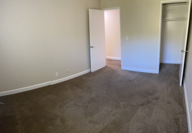 Building Photo - 4875 Manzanita Ave