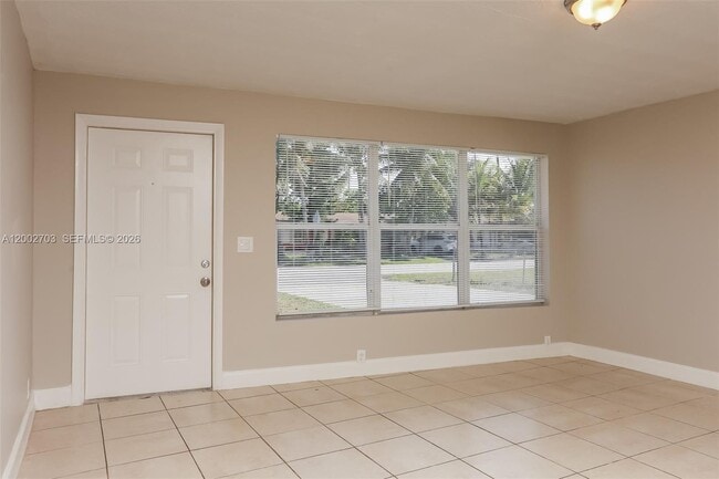 Building Photo - 1425 NE 29th St