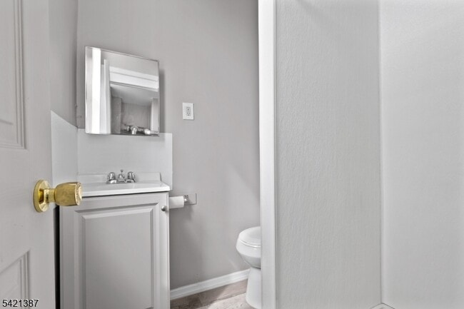 Building Photo - 23 Monroe St