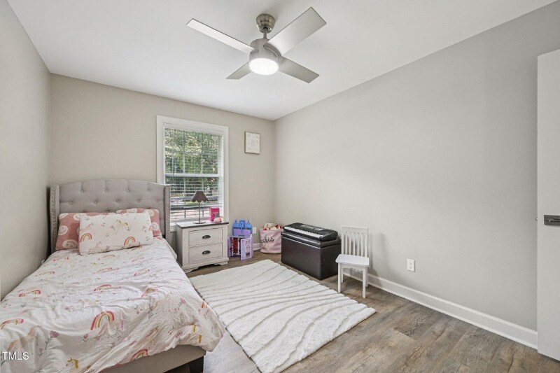 Building Photo - 1104 Suterland Rd