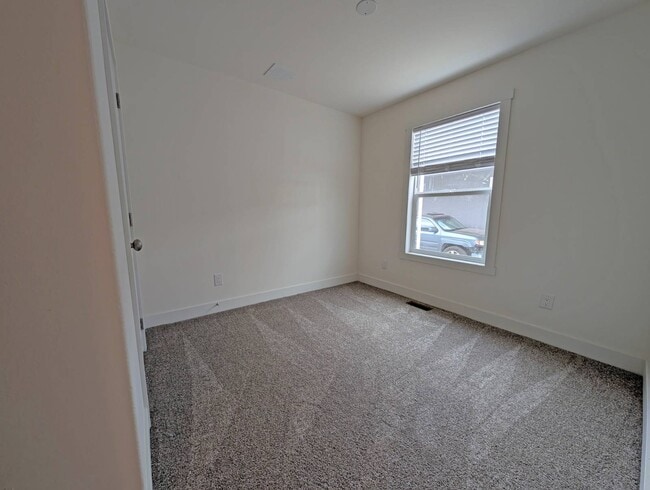 Building Photo - 400 Sulphur Bank Dr