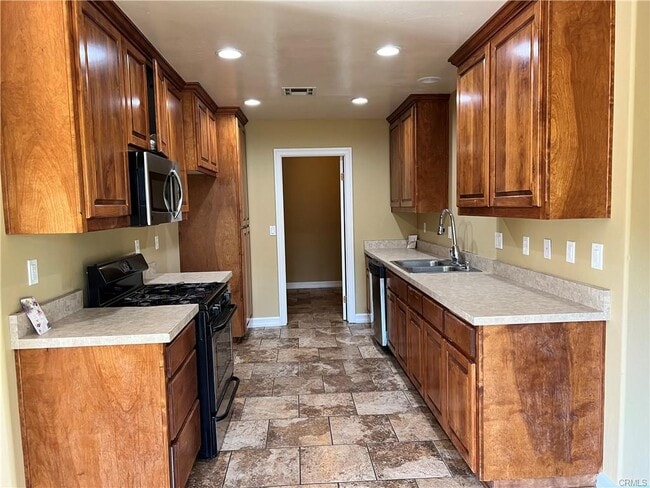 Building Photo - 1111 Parkview Ln