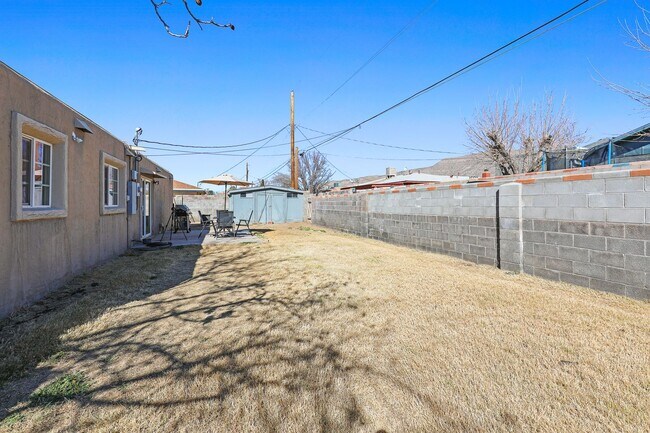 Building Photo - 1801 Corte Del Ranchero