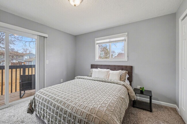 Building Photo - Updated 3-Bedroom Condo Near Downtown Fort Collins!